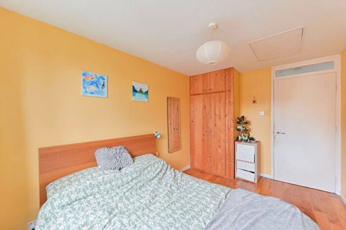 1 Bedroom Flat For Sale In Plover House, Brixton Road, Oval, London, SW9