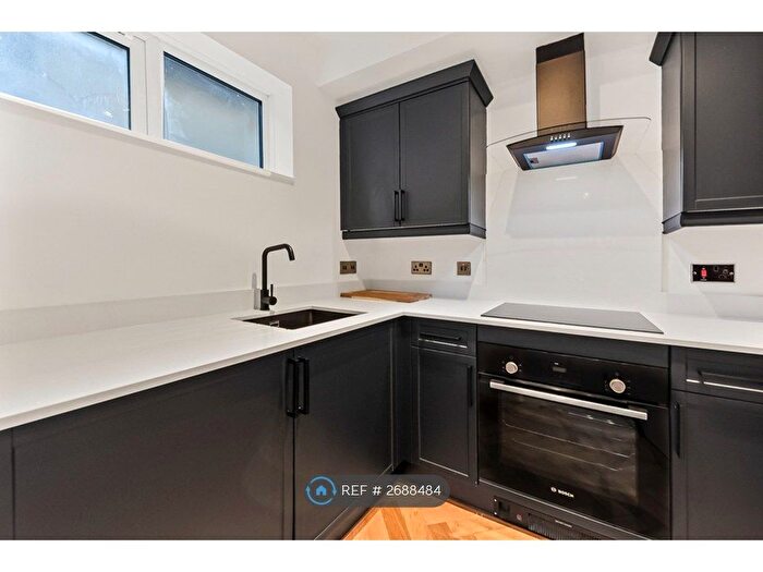 1 Bedroom Flat To Rent In Ashdown Court, Sutton, SM2