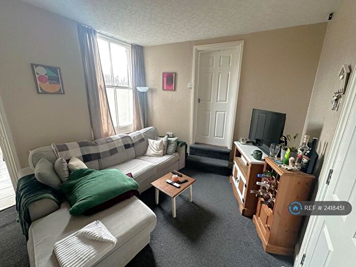 1 Bedroom Flat To Rent In Manor Park, Bristol, BS6