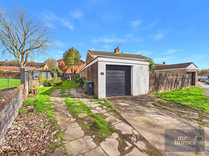 3 Bedroom Semi Detached House For Sale In Peach Place, Fairwater, Cardiff, CF5