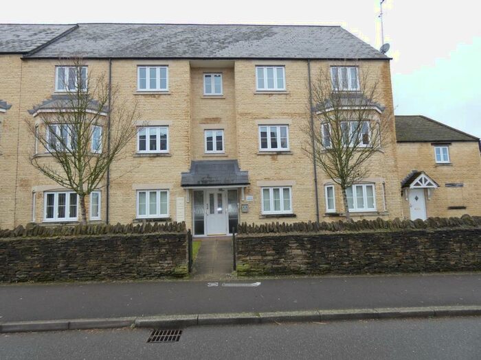 2 Bedroom Apartment To Rent In Meadow Lane, Witney, Oxon, OX28