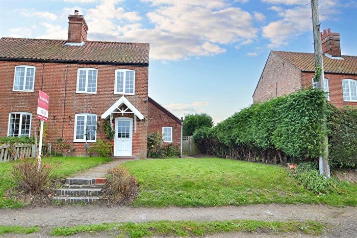 3 Bedroom Semi-Detached House To Rent In Green Farm Cottages, Melton Constable, NR24