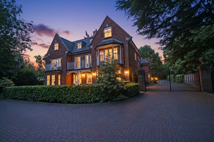 2 Bedroom Apartment To Rent In Amersham Road, Fairlawns Amersham Road, HP13
