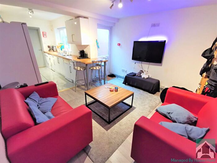 6 Bedroom Terraced House To Rent In Lime Avenue, Dawlish Road, Birmingham, B29