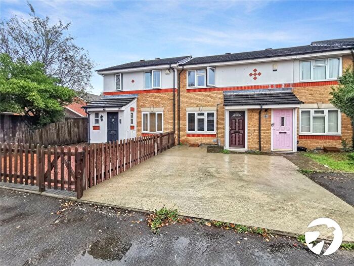 2 Bedroom Terraced House For Sale In Sunset Road, Thamesmead, SE28