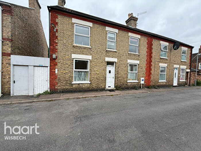 6 Bedroom Semi-Detached House For Sale In Artillery Street, Wisbech, PE13