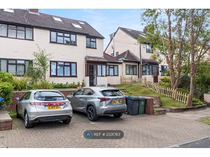 2 Bedroom Flat To Rent In Beverley Gardens, Wembley, HA9