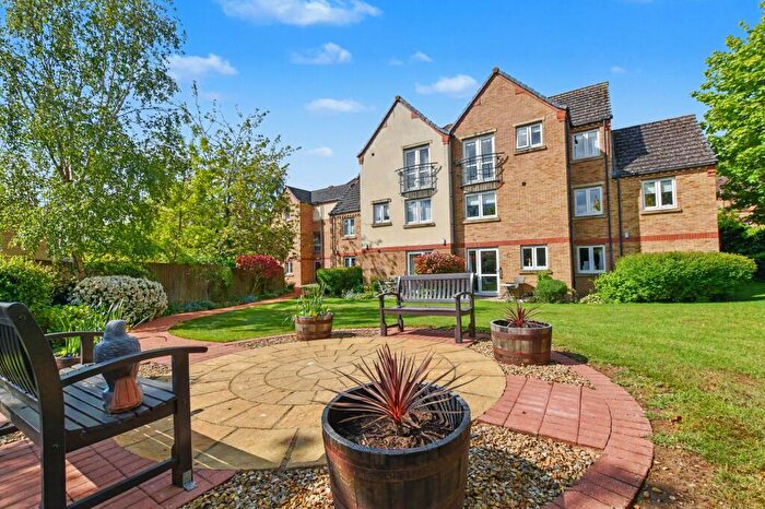 2 Bedroom Flat To Rent In St. Georges Avenue, Stamford, PE9