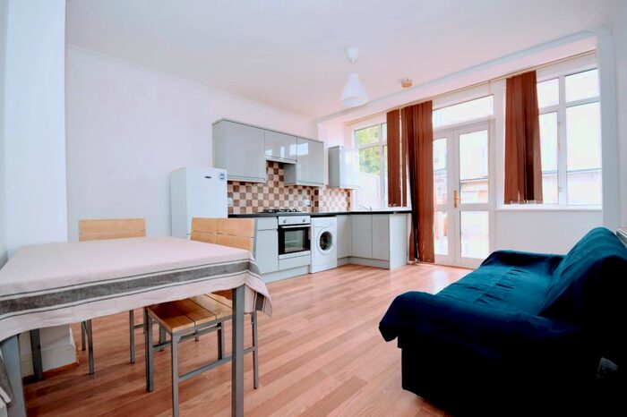 2 Bedroom Flat To Rent In Mansfield Road, Ilford IG1