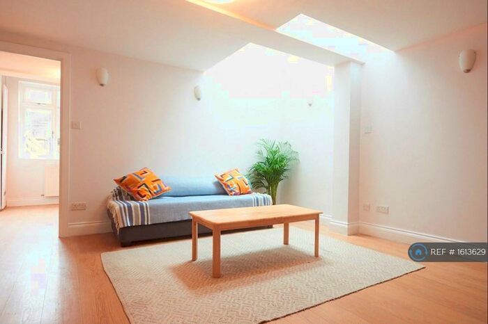 1 Bedroom Flat To Rent In Regents Park Rd, London, N3