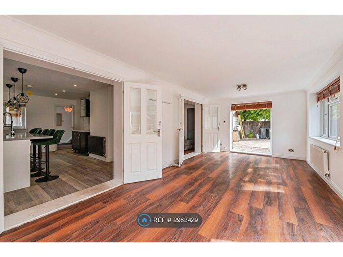 5 Bedroom Terraced House To Rent In Chittock Mead, Basildon, SS14