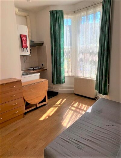 Studio To Rent In North Birkbeck Road, London E11