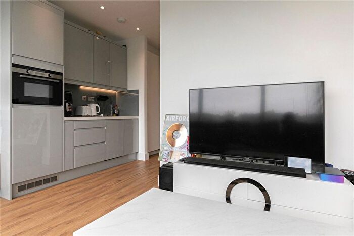 Studio To Rent In West Gate, Ealing, W5