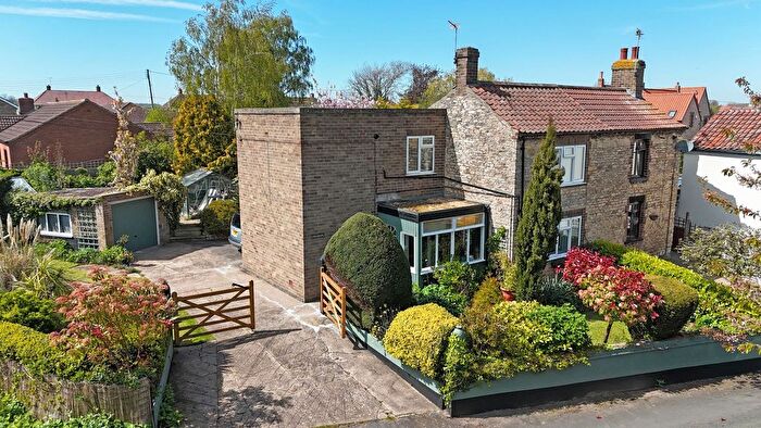 3 Bedroom Semi-Detached House For Sale In Silver Street, Waddingham, DN21