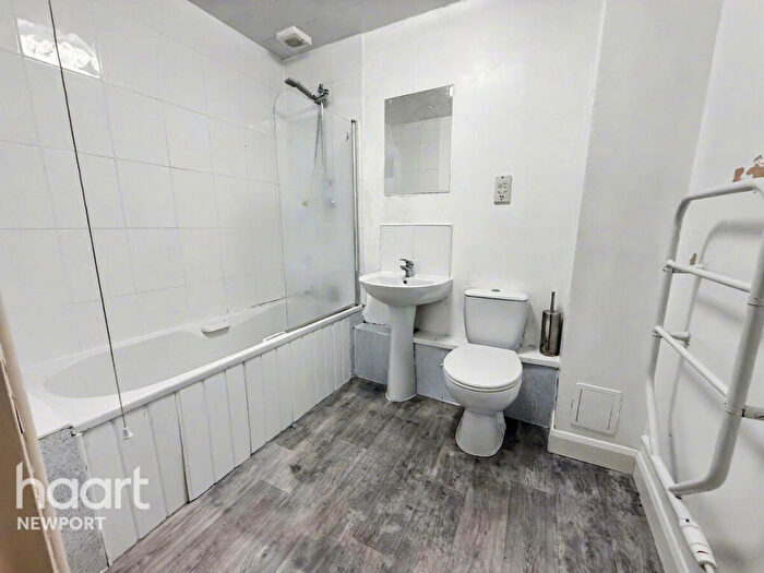 2 Bedroom Apartment For Sale In Pottery Terrace, Newport, NP20