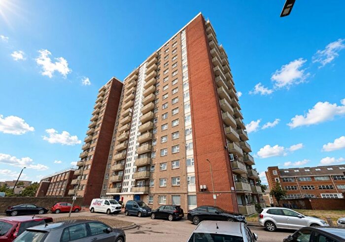 1 Bedroom Flat For Sale In Flat Longford Court, Belle Vue Estate, Hendon, London, NW4