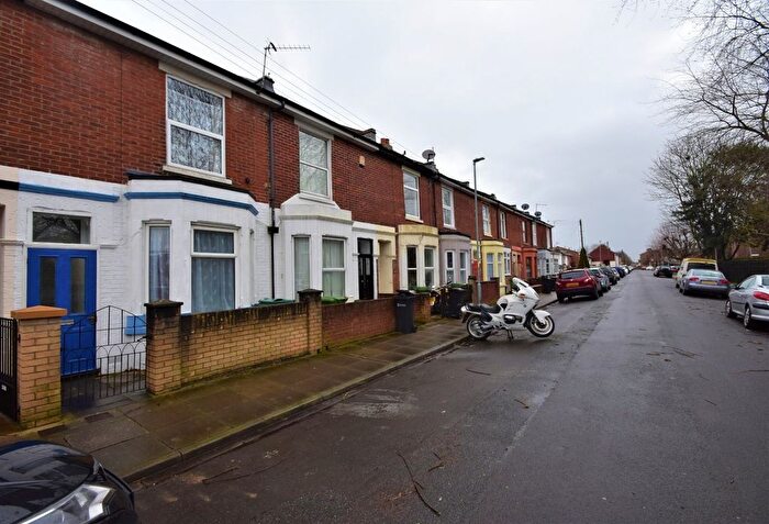 3 Bedroom Terraced House To Rent In Fifth Street, Portsmouth, PO1