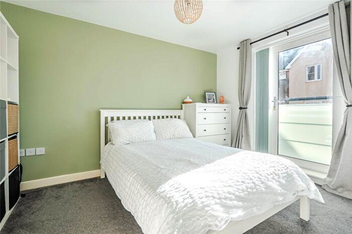 3 Bedroom End Of Terrace House For Sale In Leyland Road, Dunstable, Bedfordshire, LU6