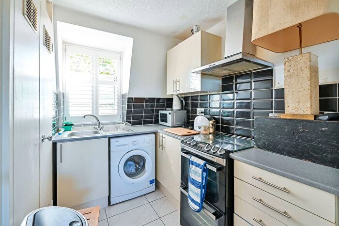 1 Bedroom Flat For Sale In South Lambeth Road, Vauxhall, London, SW8