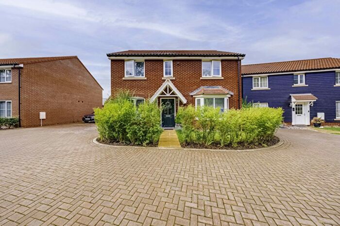 4 Bedroom Detached House For Sale In Kestrel Close, Harlow, CM17