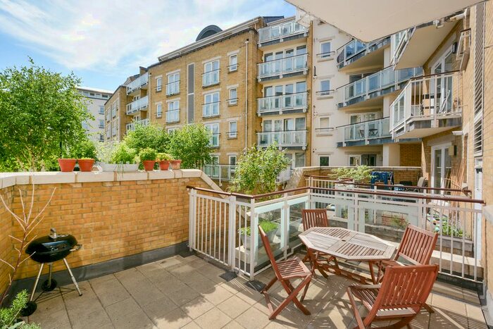 2 Bedroom Flat To Rent In Cypress House, Woodland Crescent, SE16
