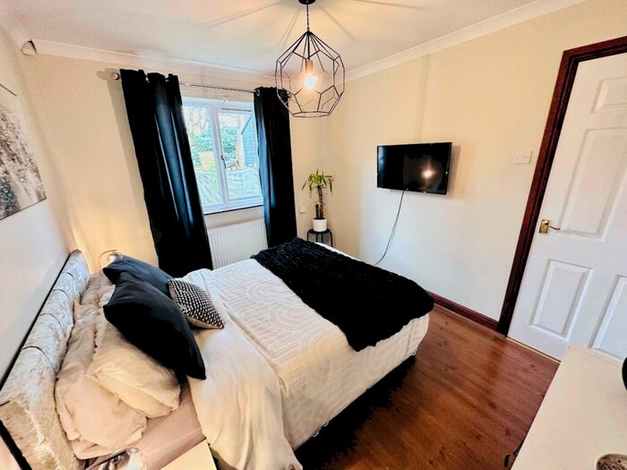 5 Bedroom Detached House For Sale In Benn Lane, Longwood, Huddersfield, HD3