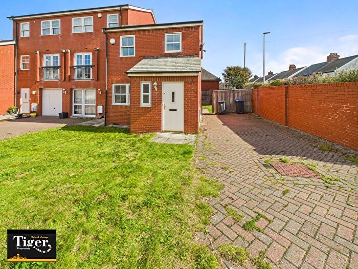 3 Bedroom End Of Terrace House To Rent In Admiral Gardens, Bispham, Blackpool, FY2