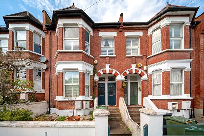 3 Bedroom Maisonette For Sale In Casewick Road, West Norwood, SE27