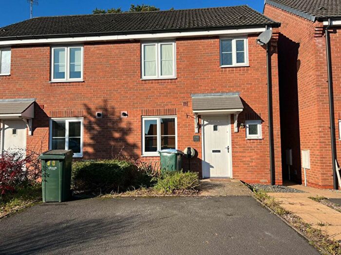 3 Bedroom House To Rent In Jefferson Way, CV4