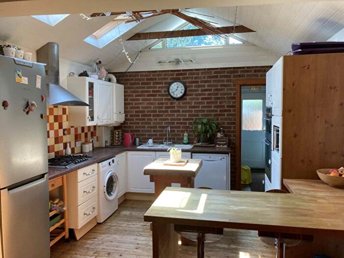 3 Bedroom End Of Terrace House To Rent In Tuns Hill Cottages, Reading, RG6