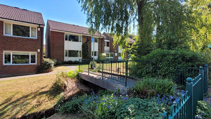 2 Bedroom Flat To Rent In Backstone Way, Ilkley, West Yorkshire, LS29