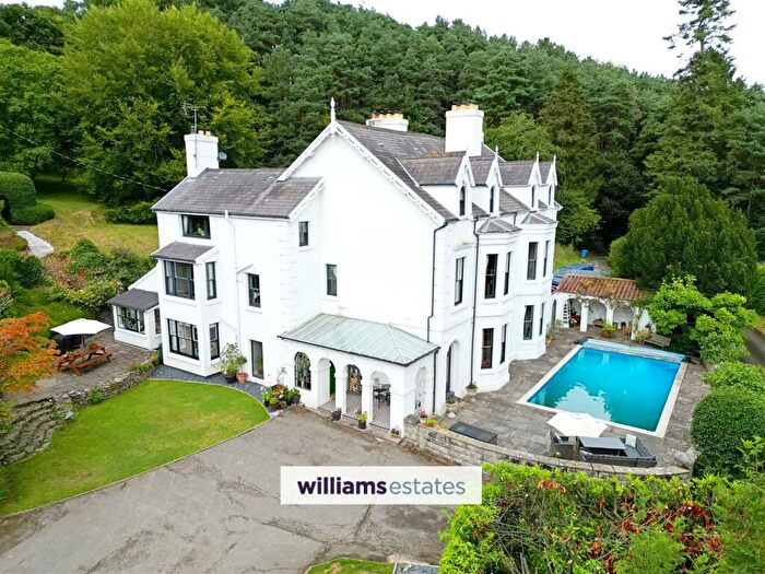 6 Bedroom House For Sale In Mold Road, Bodfari, LL16