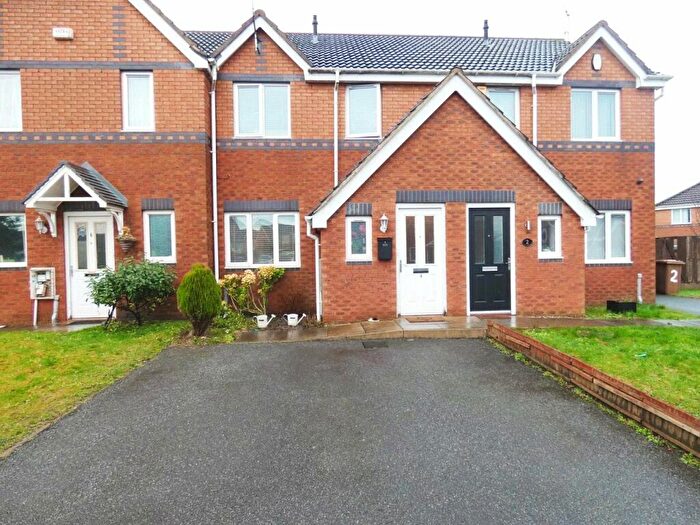 3 Bedroom Semi-Detached House To Rent In Skiddaw Close, Middleton, Manchester, Greater Manchester, M24