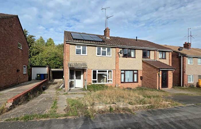 3 Bedroom Semi-Detached House For Sale In Glebe Drive, Brackley, NN13