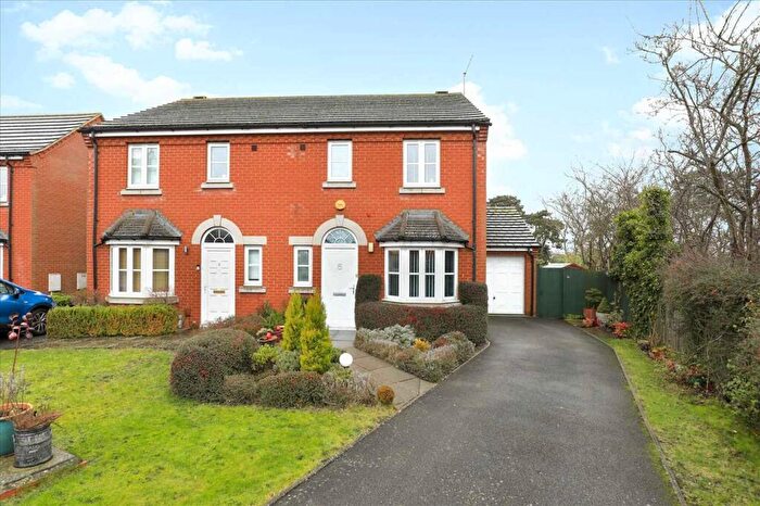 3 Bedroom Semi-Detached House For Sale In York Close, Burton Latimer, NN15