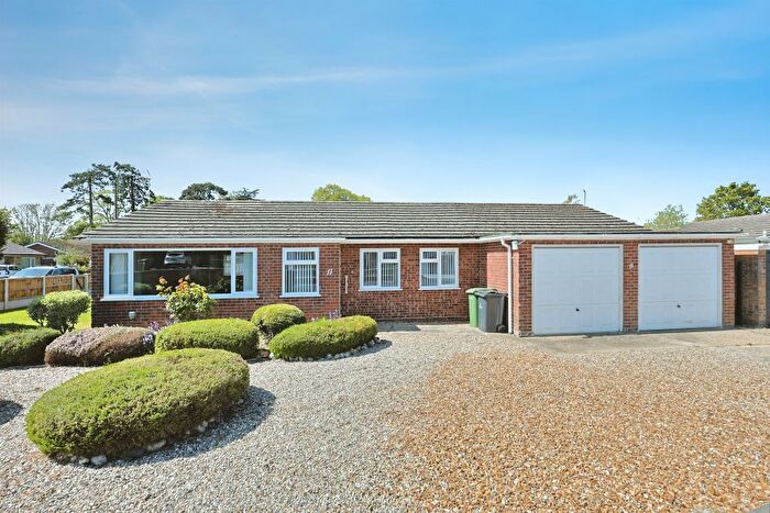 3 Bedroom Detached Bungalow For Sale In Elm Close, Yaxham, Dereham, NR19