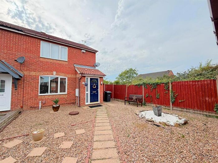 2 Bedroom Semi-Detached House For Sale In Bramble Close, Hamilton, Leicester, LE5