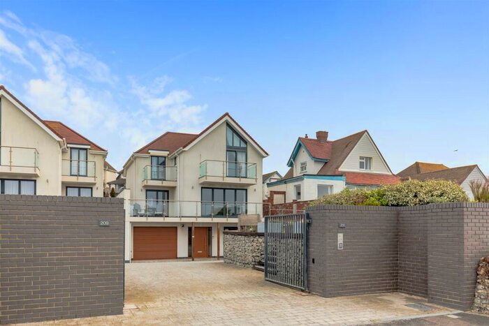 4 Bedroom House To Rent In Marine Drive, Saltdean, Brighton, BN2