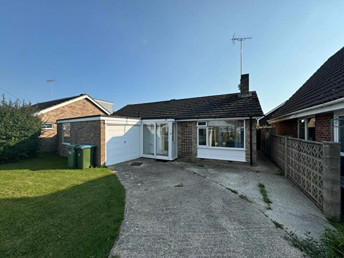 2 Bedroom Bungalow To Rent In Hedgeway, Felpham, PO22