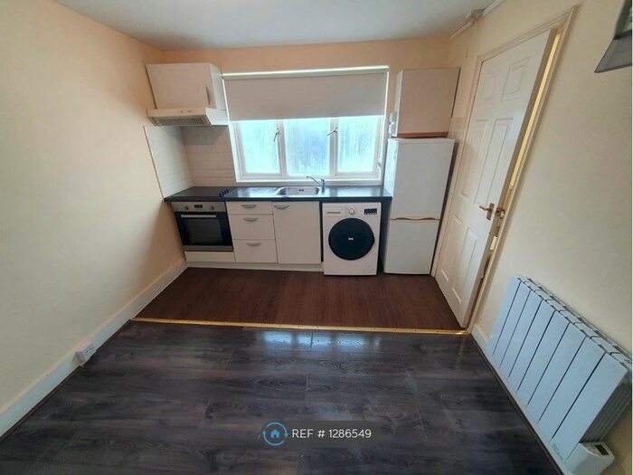 1 Bedroom Flat To Rent In The Ridgeway, London NW9