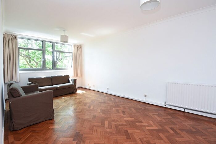 2 Bedroom Flat To Rent In Inner Park Road, London, SW19