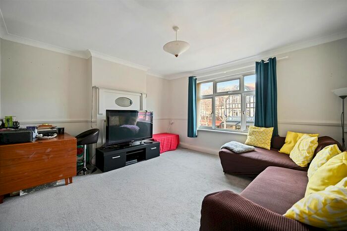 1 Bedroom Flat To Rent In Banstead Road, Carshalton, SM5