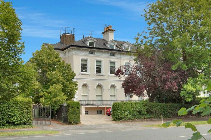 3 Bedroom Flat To Rent In Lansdown Road, Cheltenham, GL51