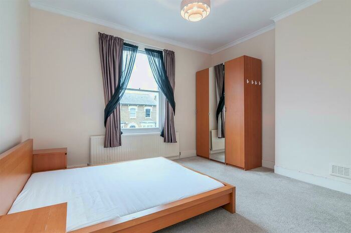 2 Bedroom Flat To Rent In Lordship Park, London, N16