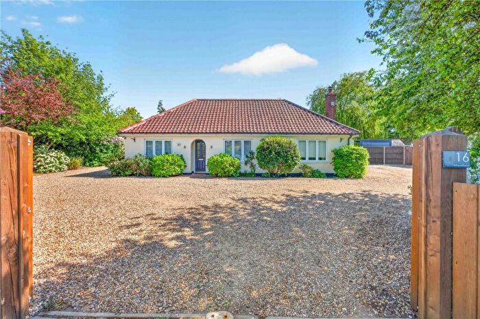 4 Bedroom Bungalow For Sale In Norwich Common, Wymondham, Norfolk, NR18