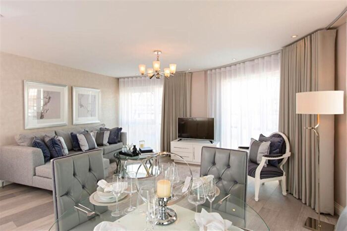 2 Bedroom Apartment To Rent In Bridge Avenue, Maidenhead, SL6