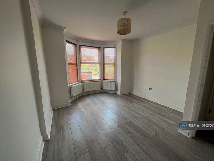 1 Bedroom Flat To Rent In Grove Road, Mitcham, CR4