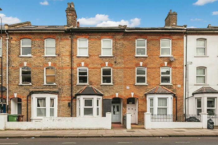 2 Bedroom Flat To Rent In Loveridge Road, London, NW6