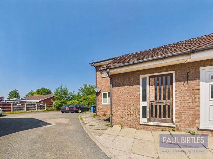 2 Bedroom Flat For Sale In Widecombe Close, Davyhulme, Trafford, M41