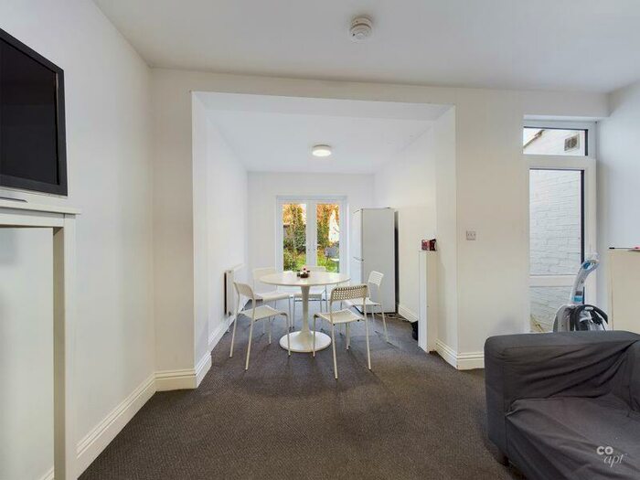 6 Bedroom Terraced House To Rent In Coombe Road, Brighton, BN2